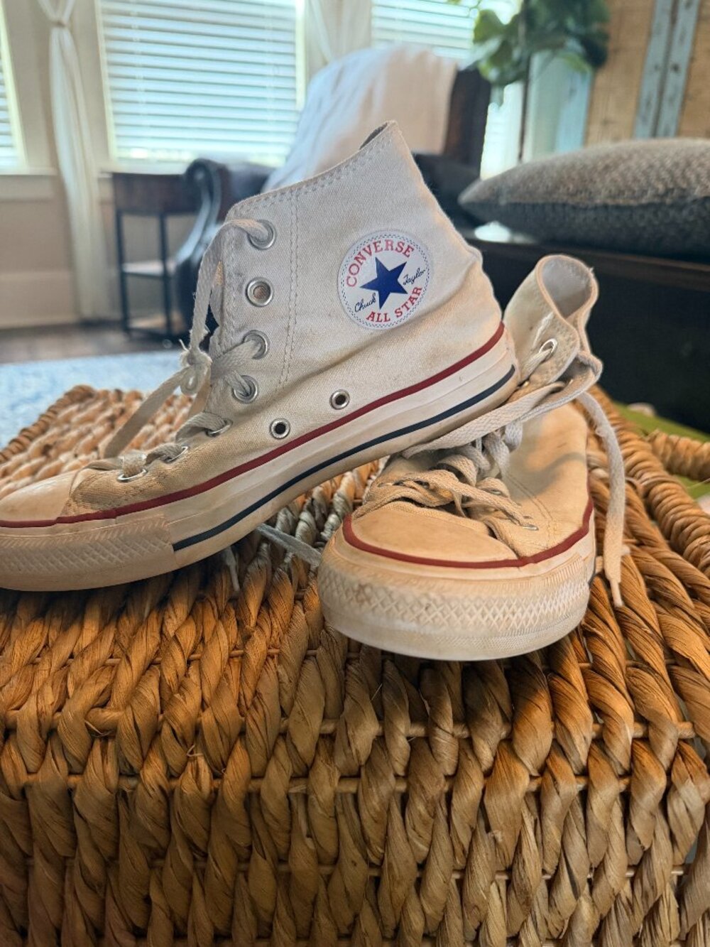 Converse High tops - Picture 1 of 2